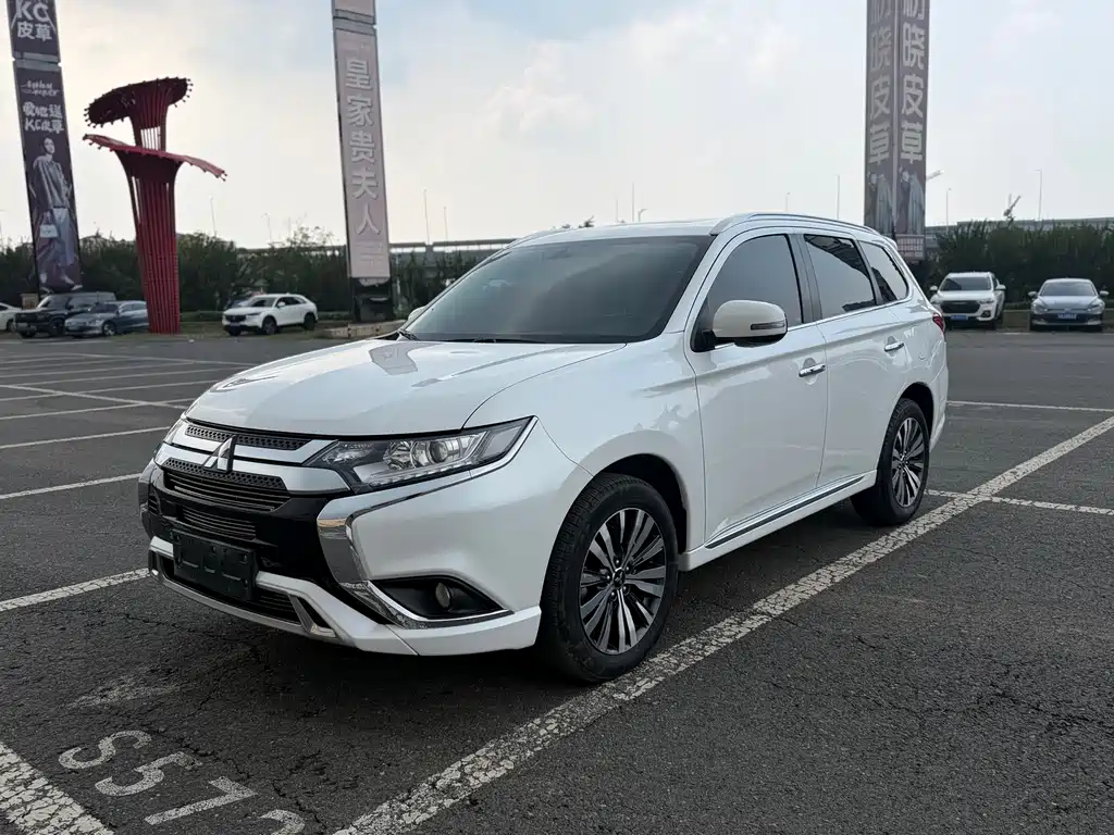 Mitsubishi Outlander 2022
