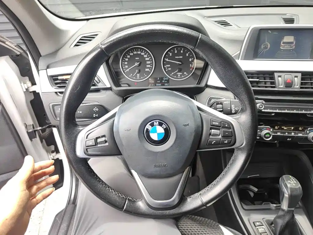 BMW X1 2017 — фото 11