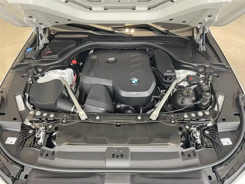 BMW 5 Series 2025 — фото 15