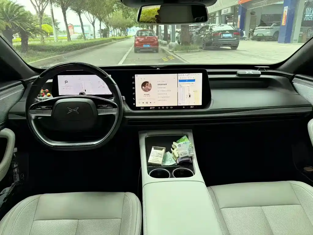 XPeng P7 2023 — фото 6