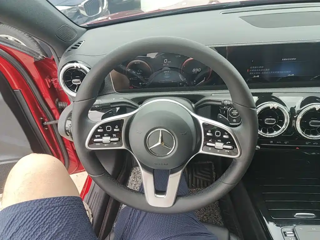 Mercedes-Benz A-Class 2020 — фото 11