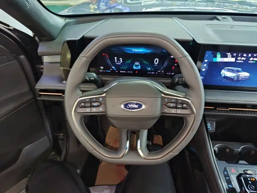 Ford Edge 2023 — фото 11