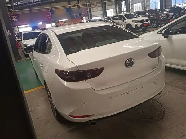 Mazda 3 Axela 2023