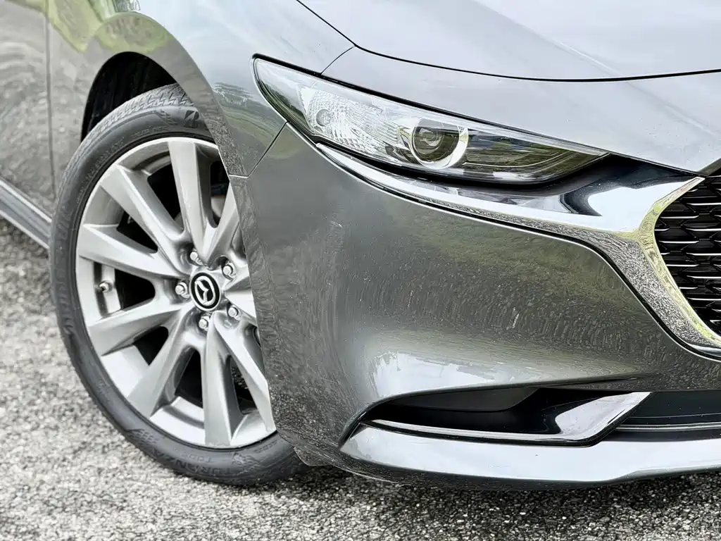 Mazda 3 Axela 2022 — фото 18