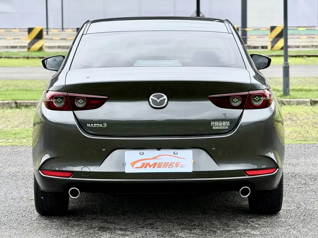 Mazda 3 Axela 2022