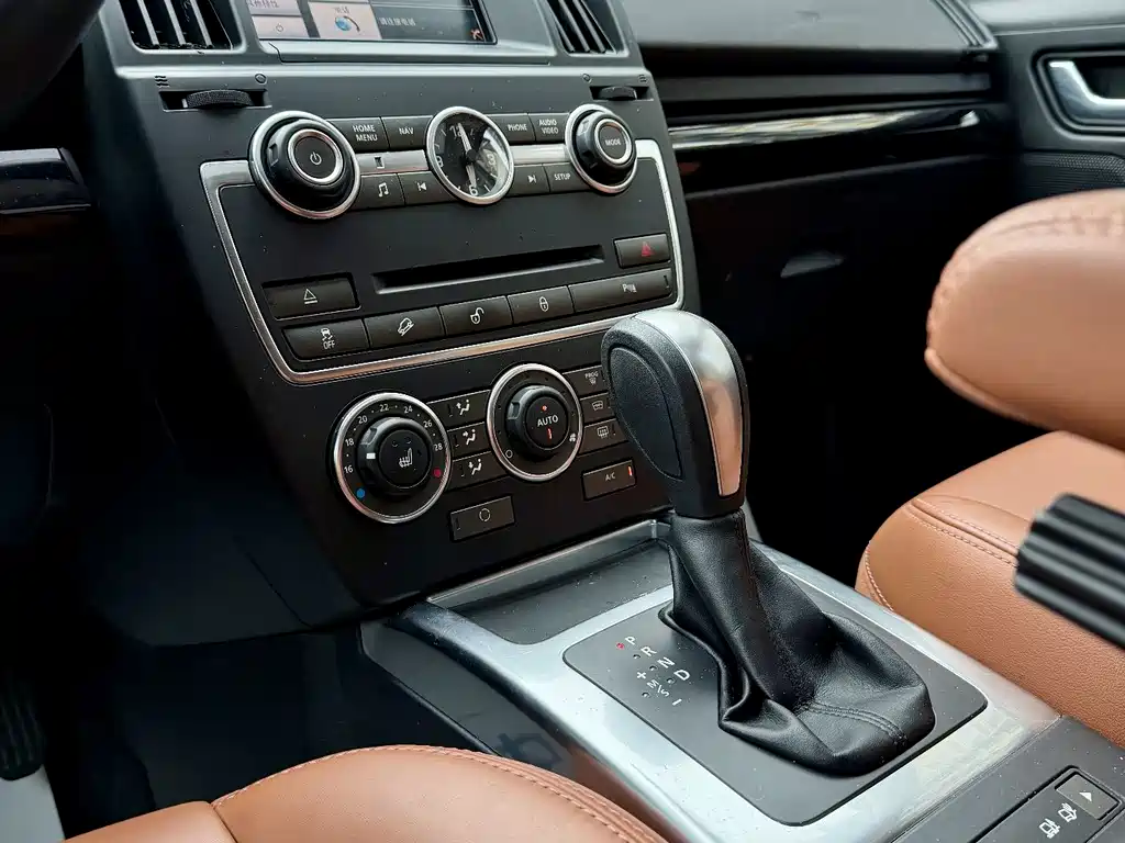 Land Rover Freelander 2 2014 — фото 24