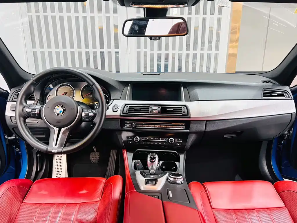 BMW M5 2015 — фото 10