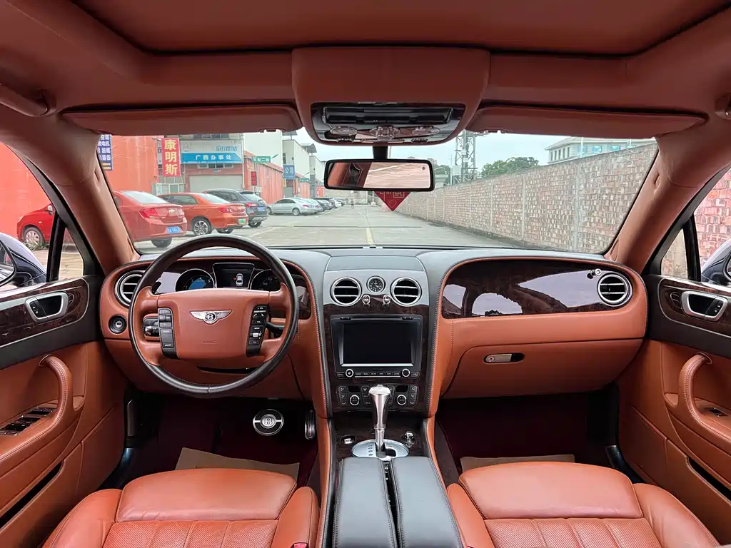 Bentley Flying Spur 2013 — фото 15