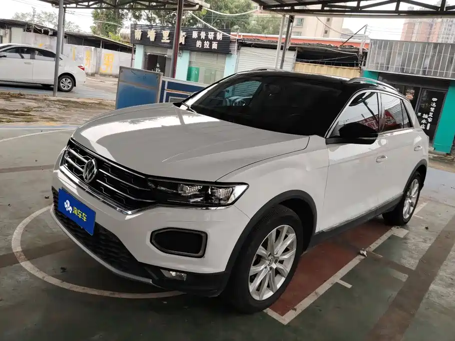 Volkswagen T-Roc 2018 — фото 1