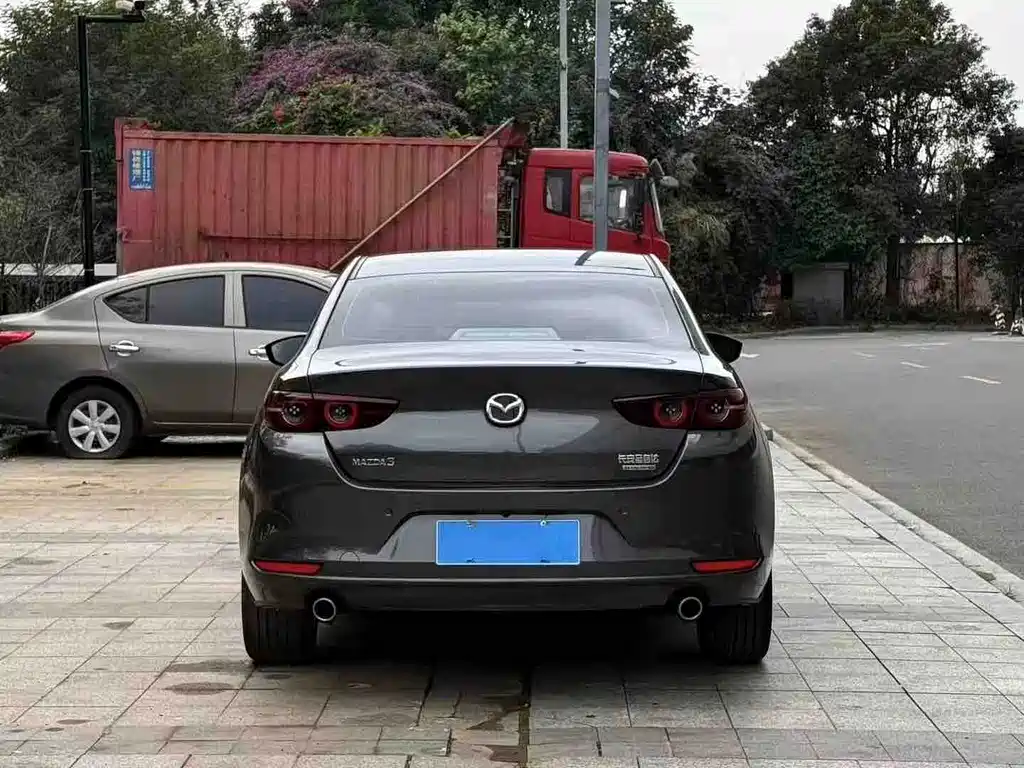 Mazda 3 Axela 2023