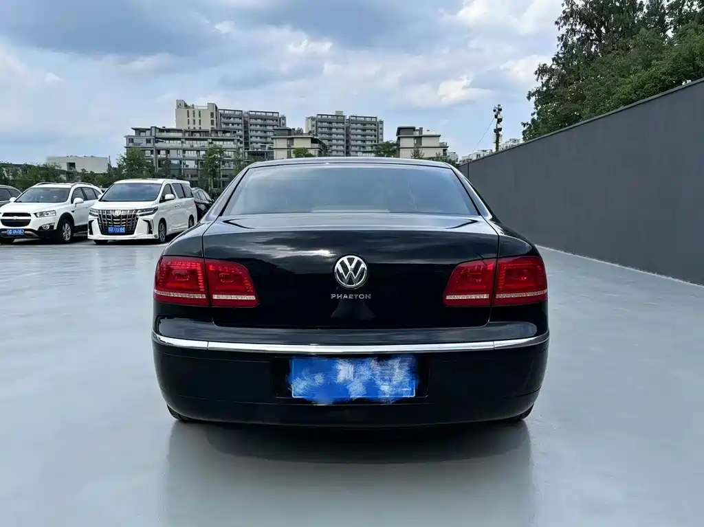 Volkswagen Phaeton 2012