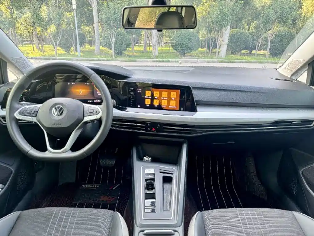 Volkswagen Golf 2023