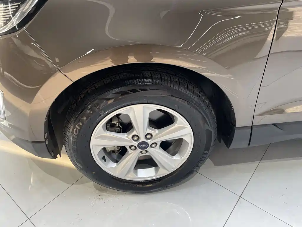 Ford Edge 2018 — фото 10