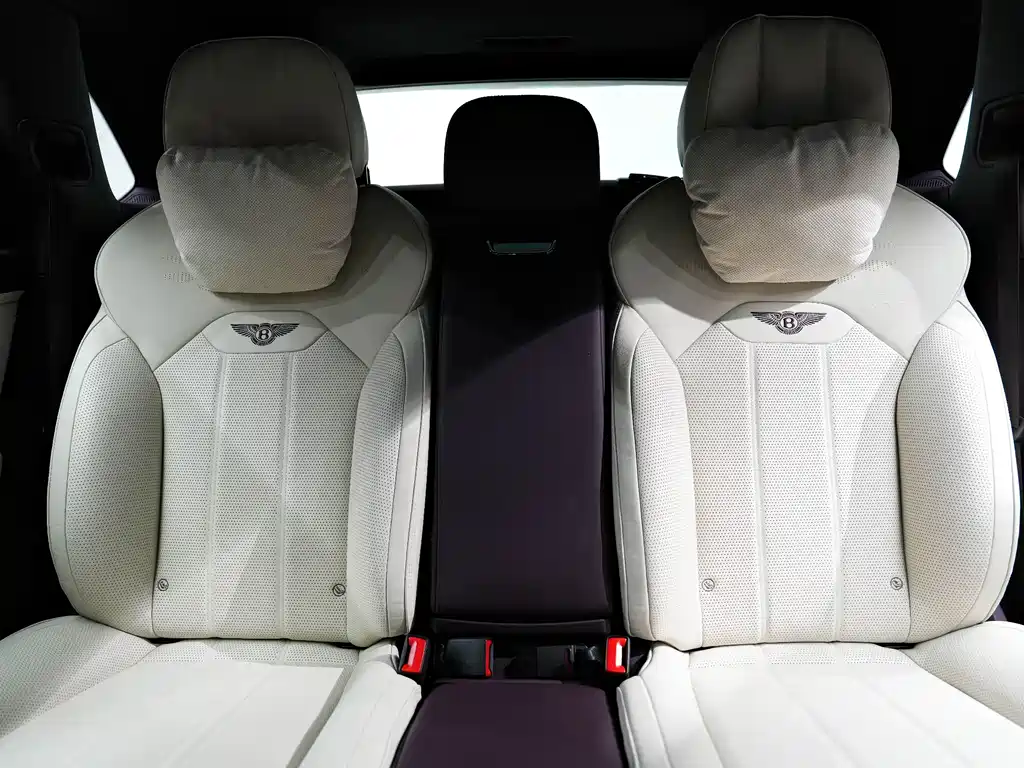 Bentley Bentayga 2023 — фото 11