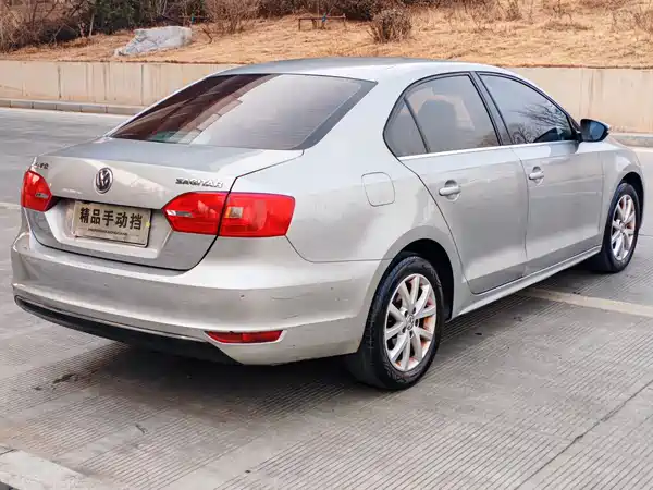 Volkswagen Sagitar 2014