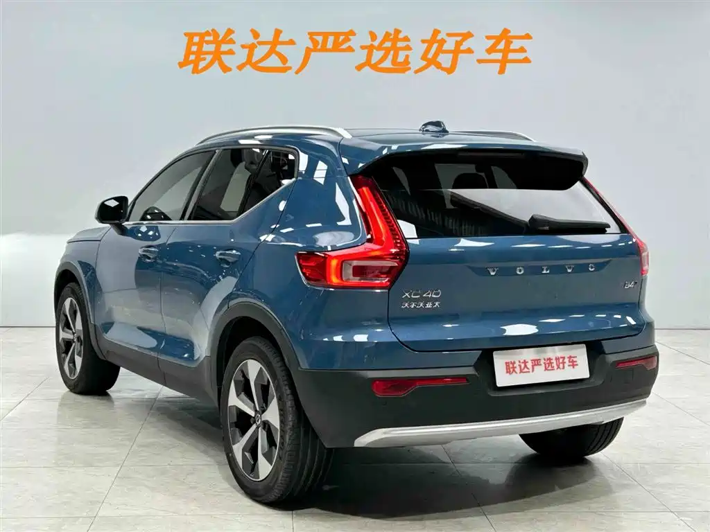 Volvo XC40 2023 — фото 24