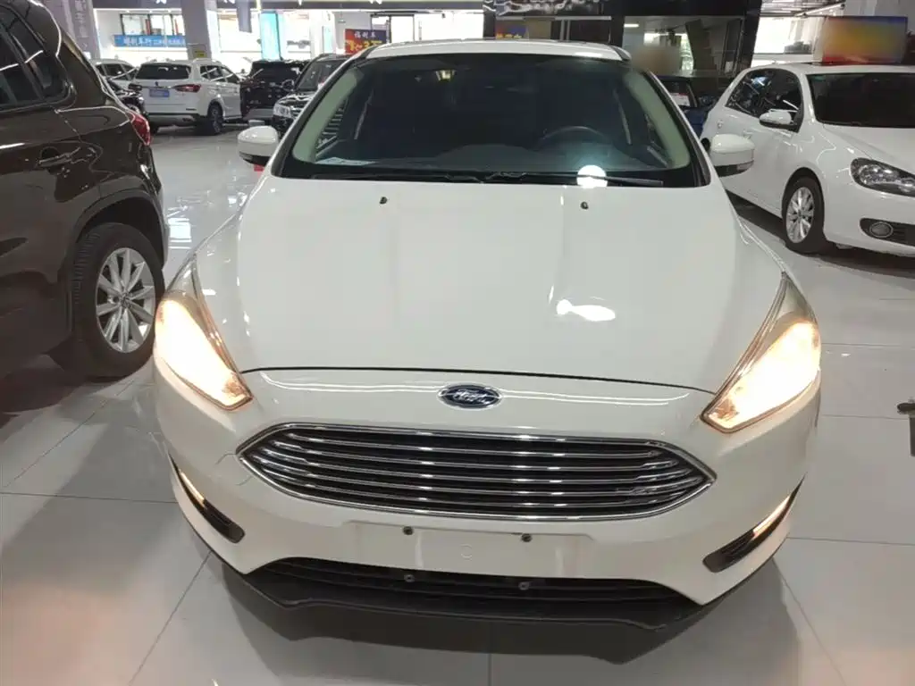 Ford Focus 2018 — фото 3