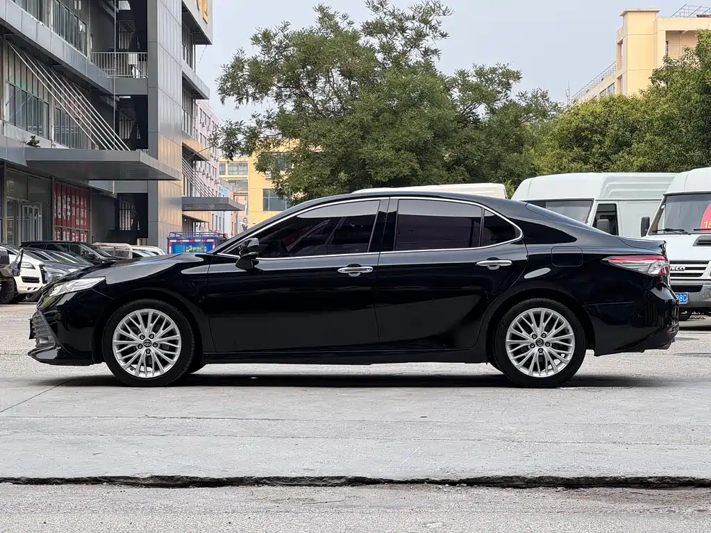 Toyota Camry 2019