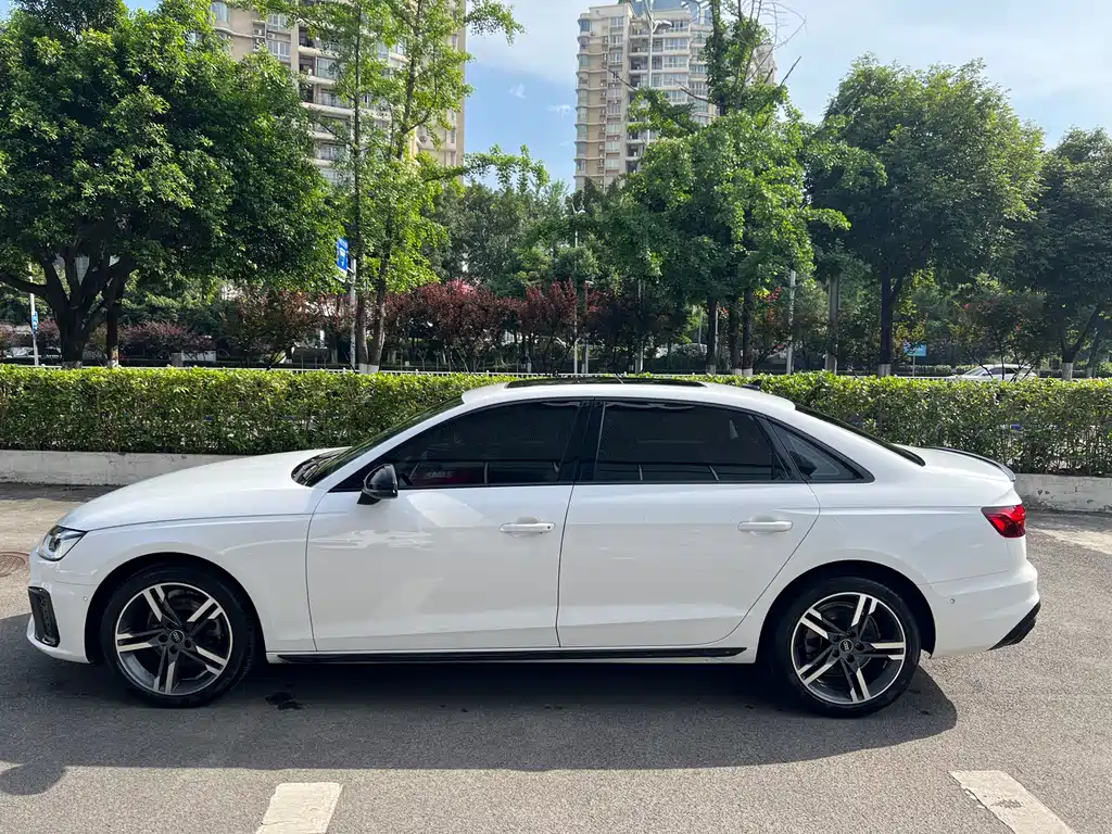 Audi A4L 2023 — фото 3