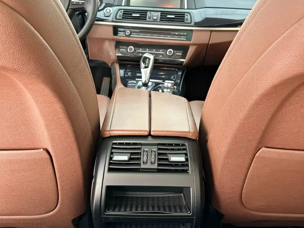 BMW 5 Series 2014 — фото 20