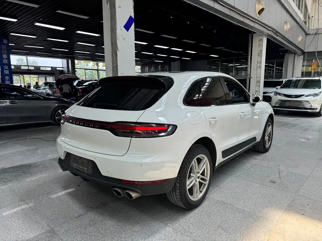 Porsche Macan 2021 — фото 13