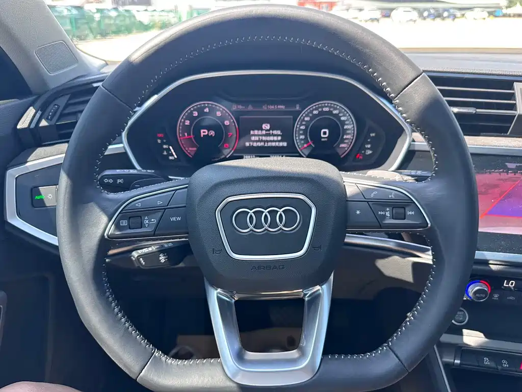 Audi Q3 2022 — фото 9