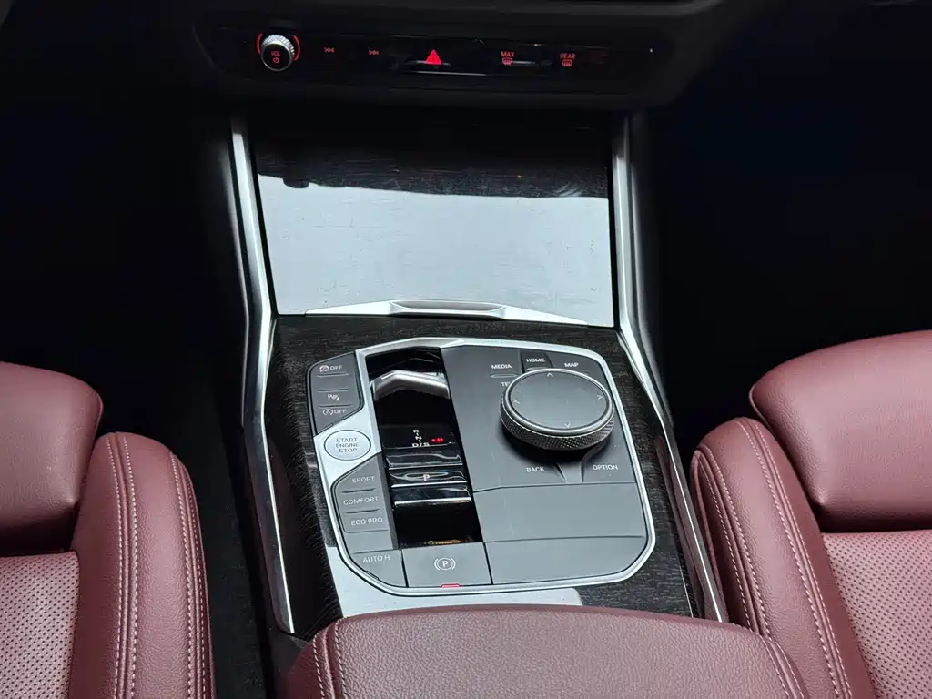 BMW 3 Series 2023 — фото 15