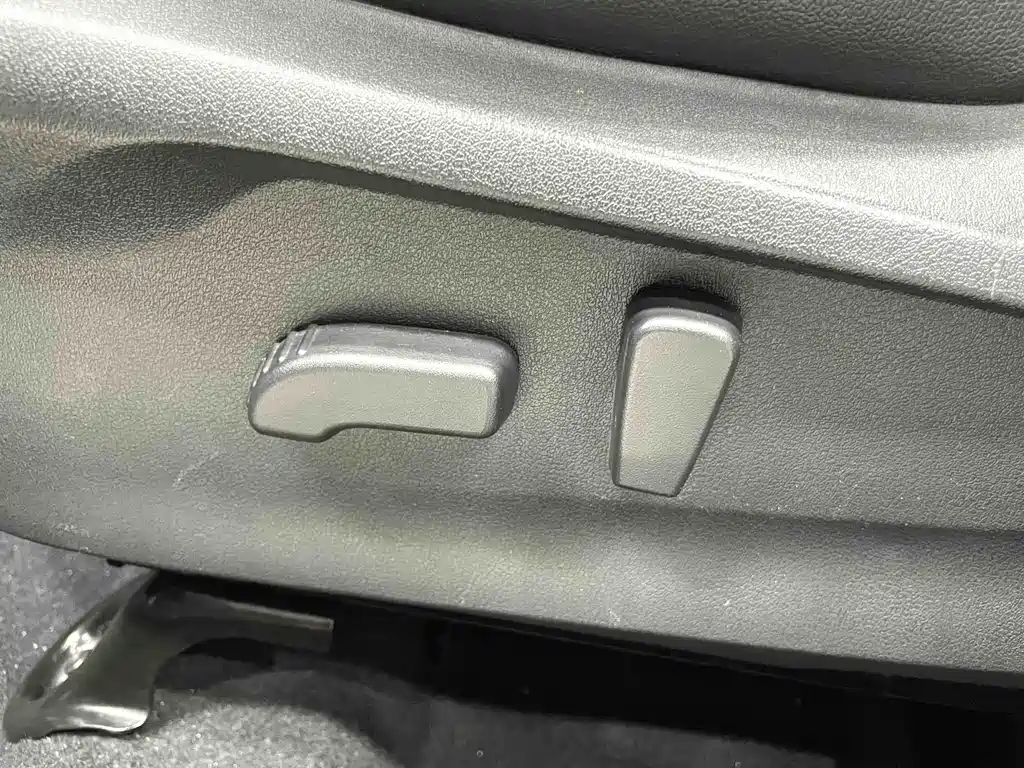 Subaru Forester 2023 — фото 12