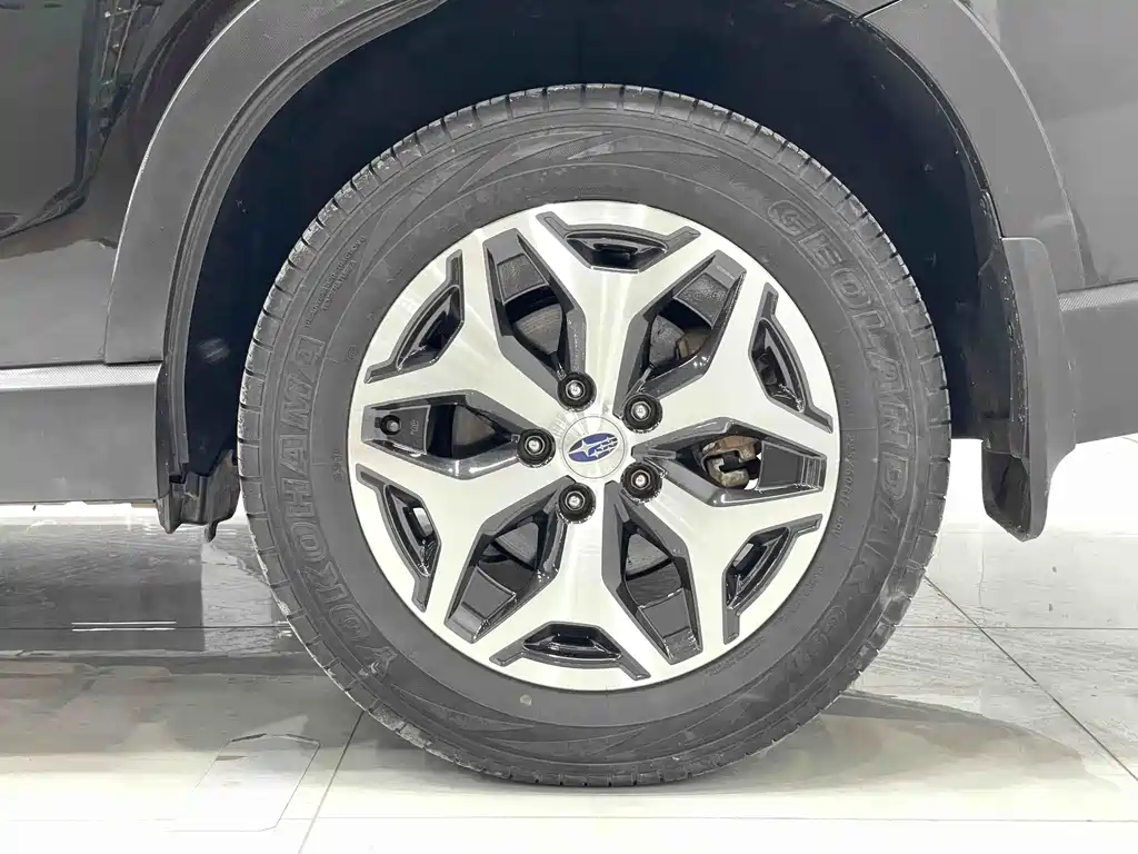 Subaru Forester 2023 — фото 17