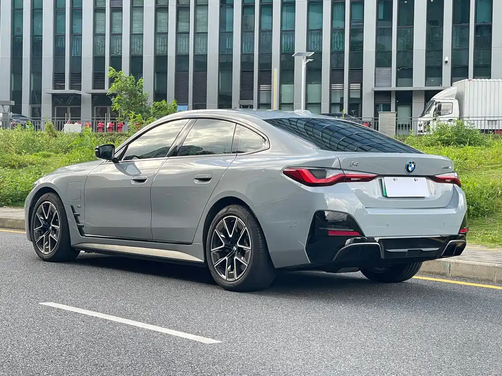 BMW i4 2025