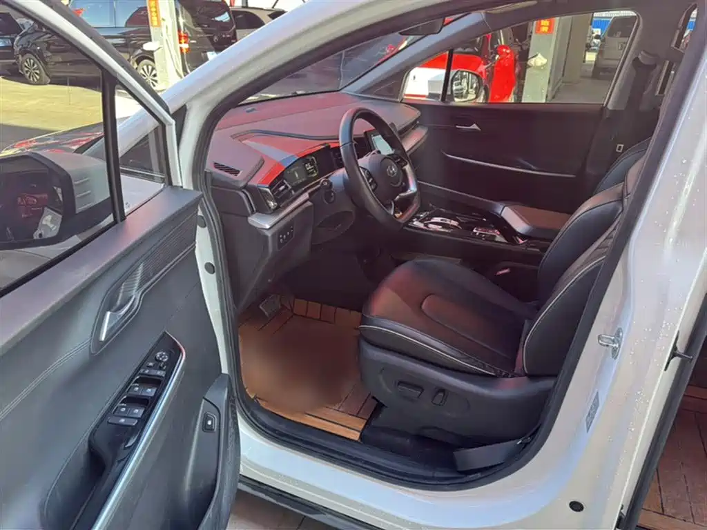 Hyundai Custo 2022 — фото 16