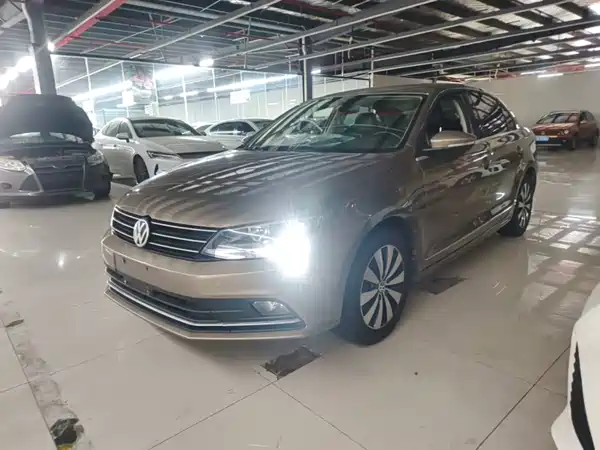 Volkswagen Sagitar 2019