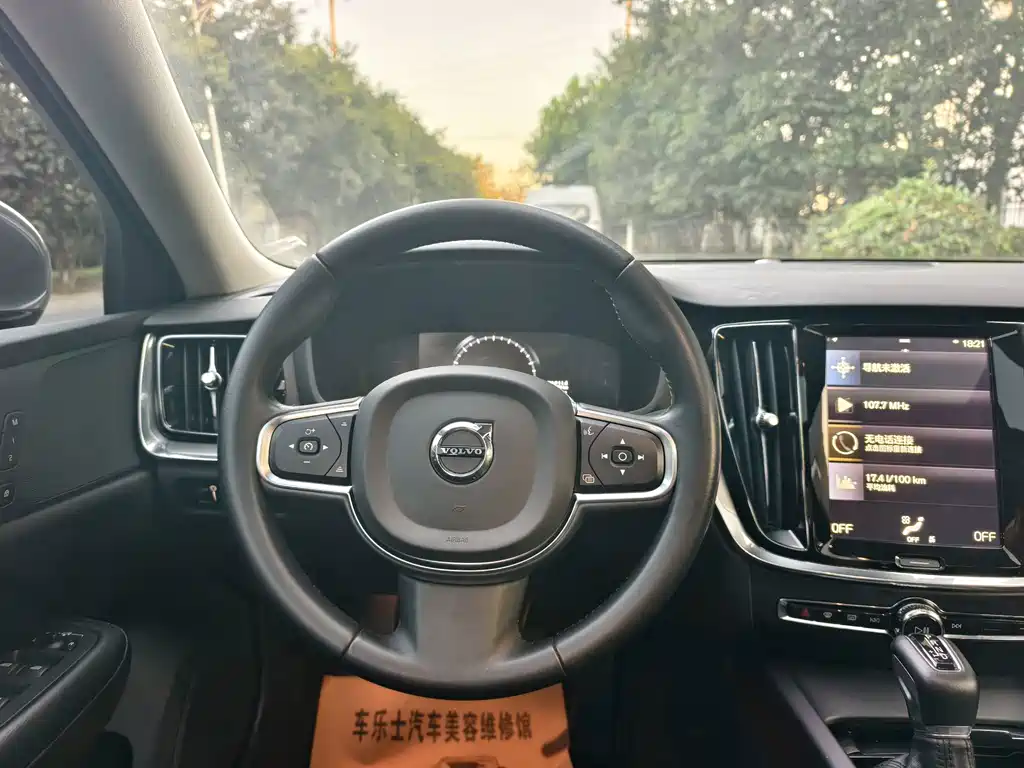 Volvo S60 2020 — фото 11