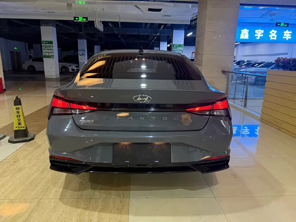 Hyundai Elantra 2023 — фото 4