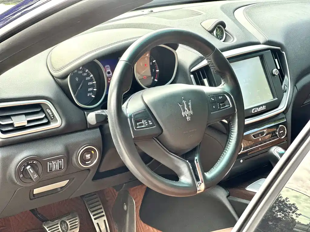 Maserati Ghibli 2017 — фото 9