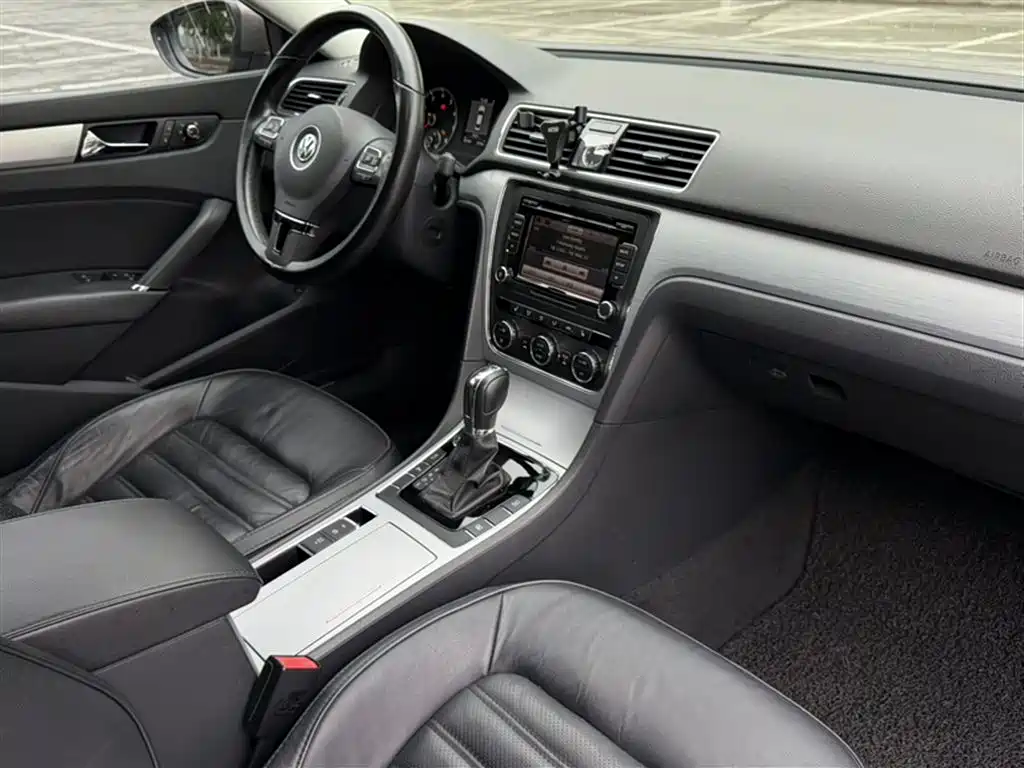 Volkswagen Passat 2016 — фото 12