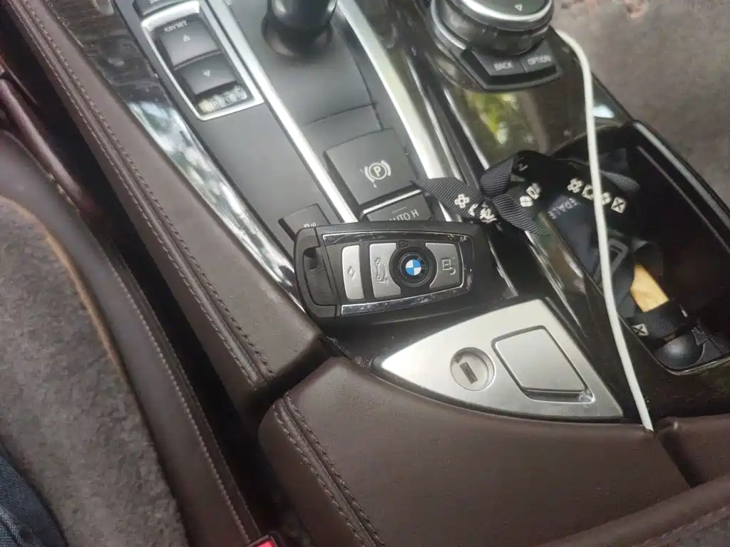 BMW 5 Series 2016 — фото 12