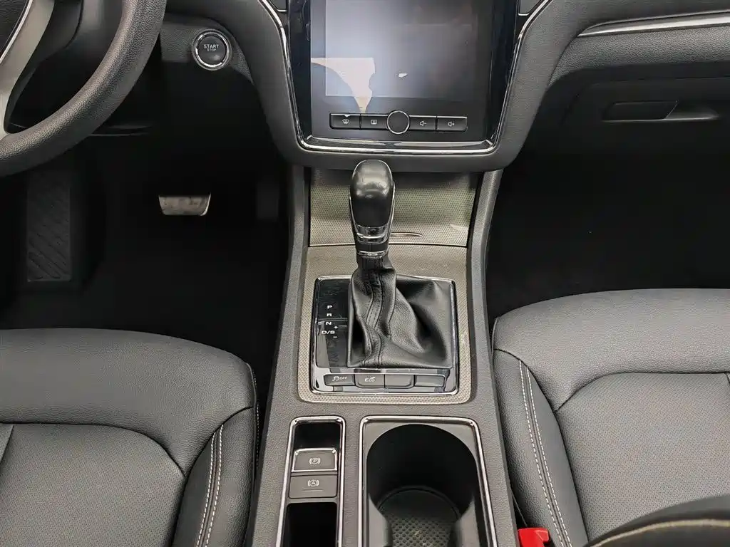 Roewe i6 Classic 2020 — фото 13