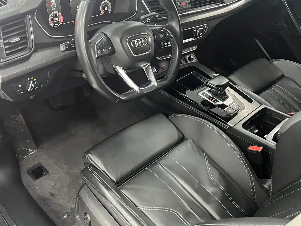 Audi Q5L 2022 — фото 18