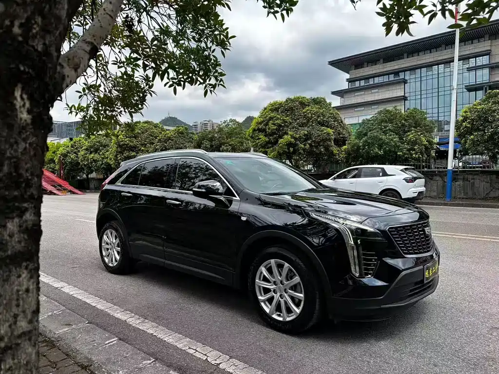 Cadillac XT4 2019 — фото 1