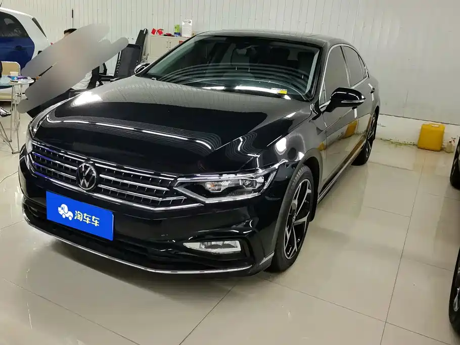 Volkswagen Magotan 2025