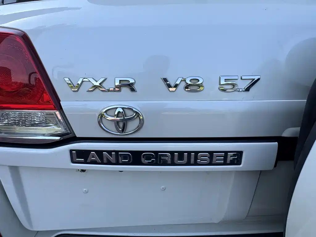 Toyota Land Cruiser 2015 — фото 11