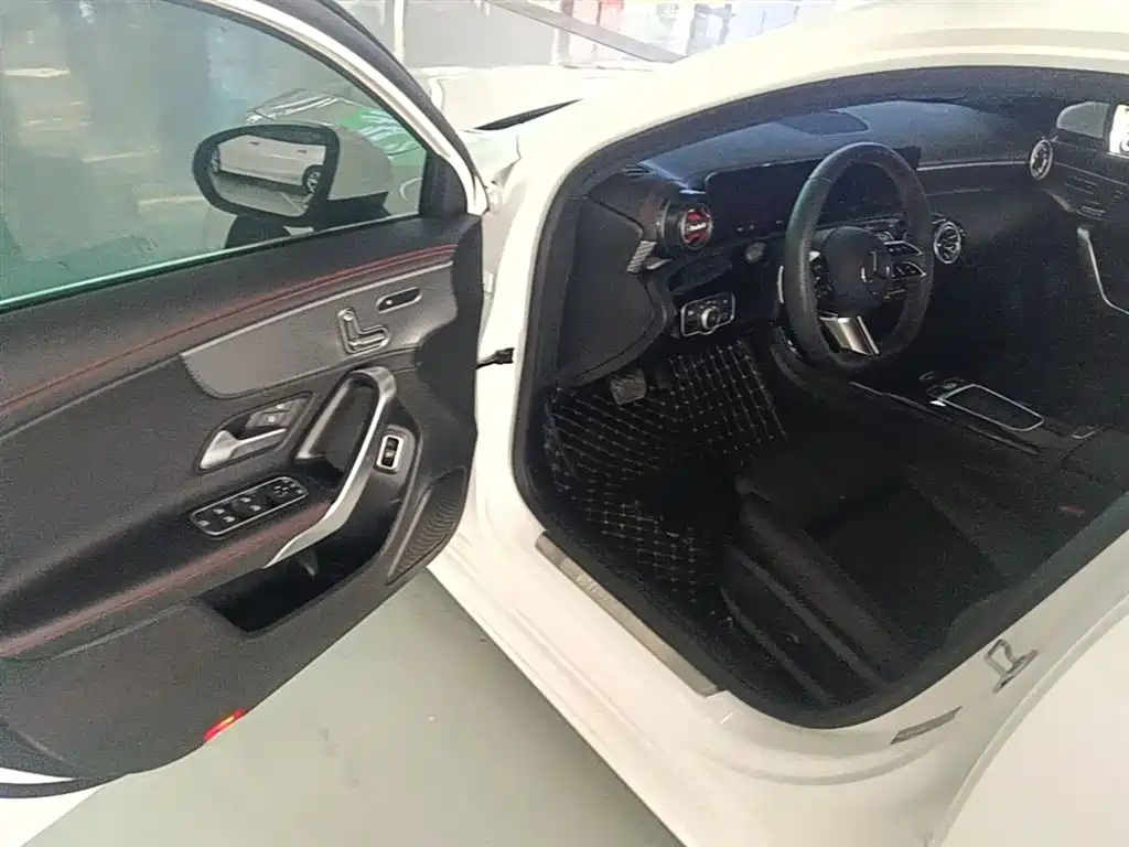 Mercedes-Benz A-Class 2024 — фото 16