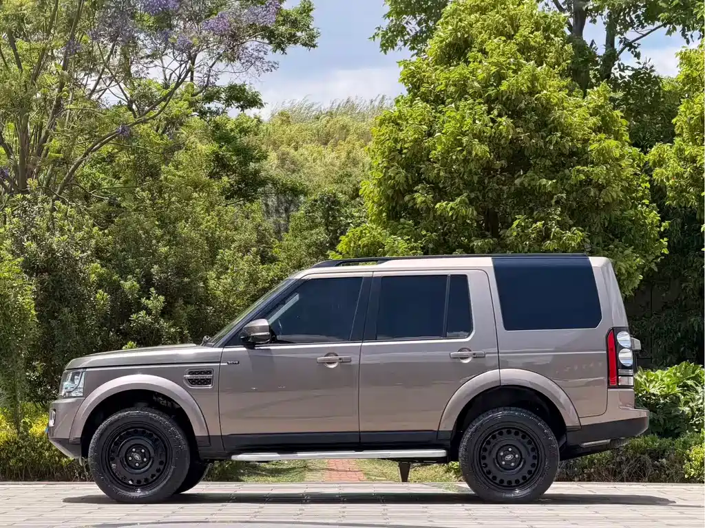 Land Rover Discovery 2016 — фото 9