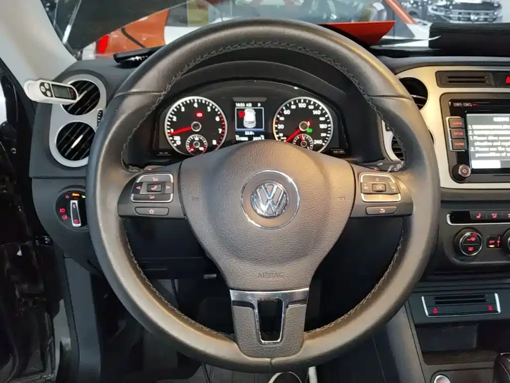 Volkswagen Tiguan 2015 — фото 11