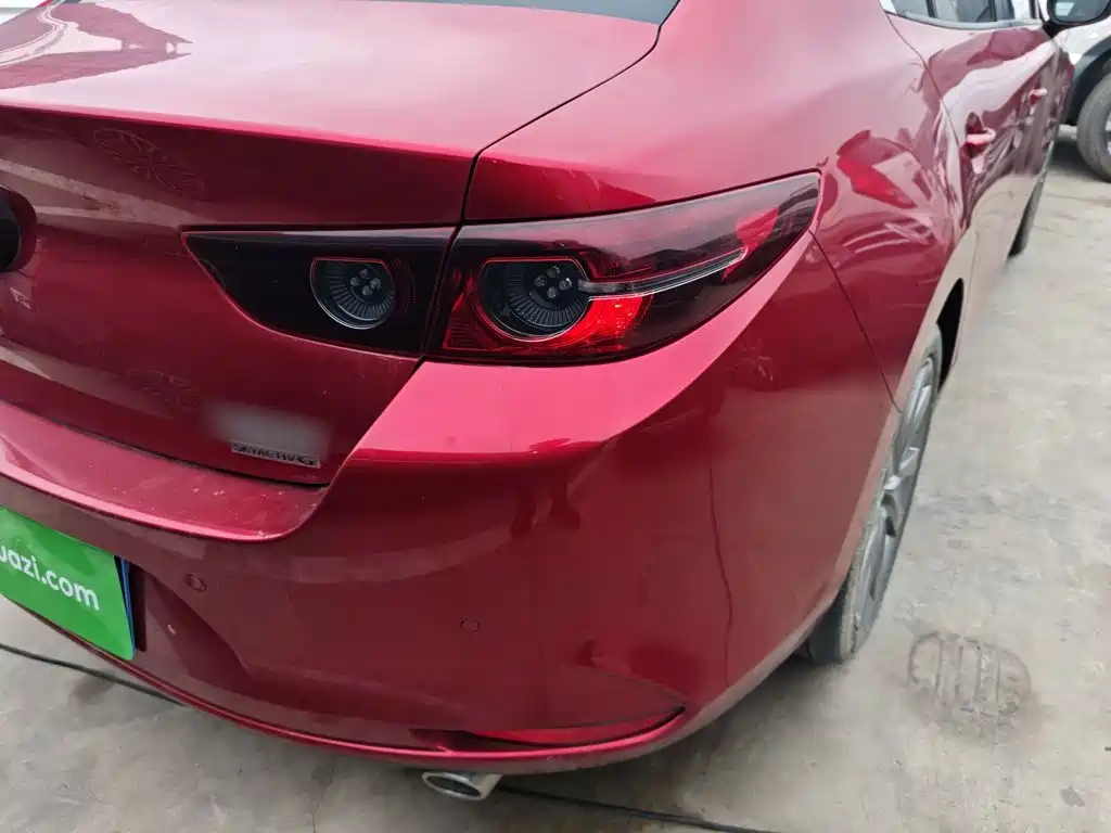 Mazda 3 Axela 2022 — фото 8