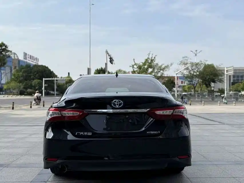 Toyota Camry 2022 — фото 8