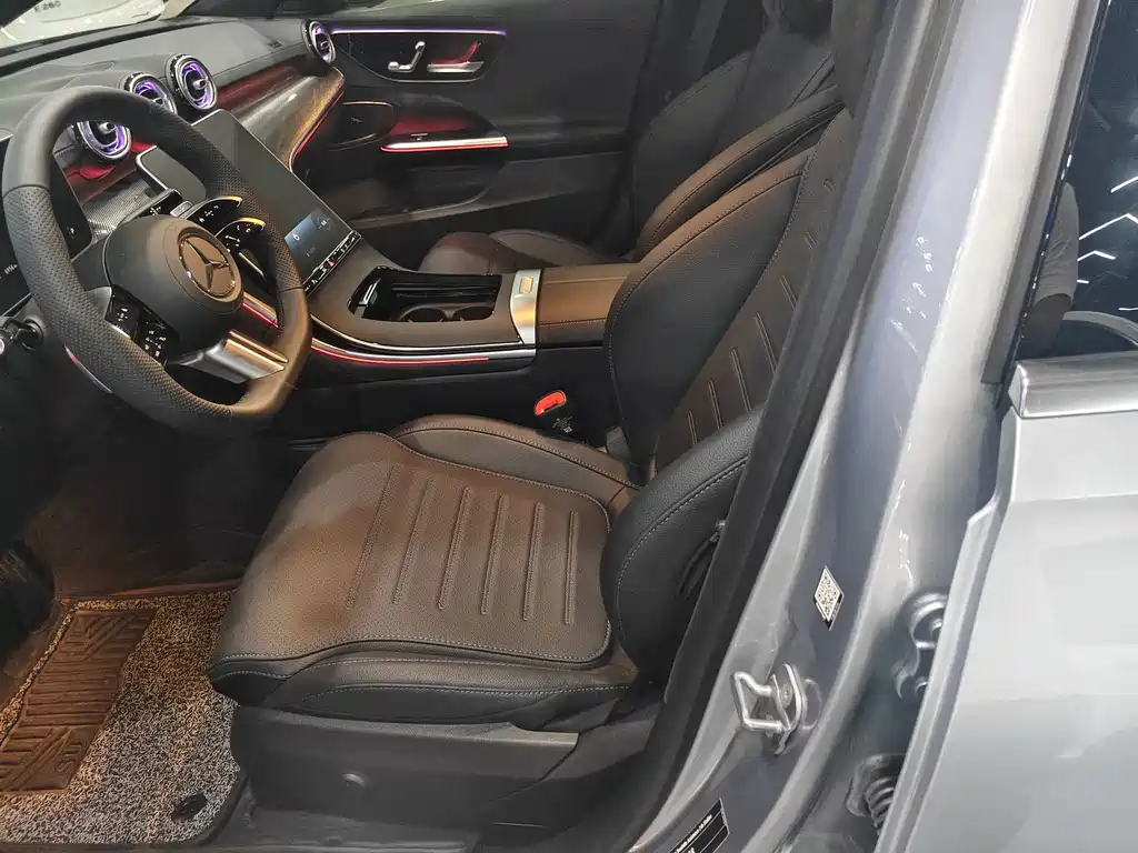 Mercedes-Benz C-Class 2025