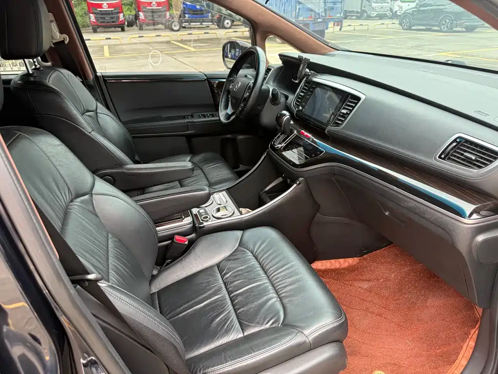 Honda Odyssey 2019 — фото 10