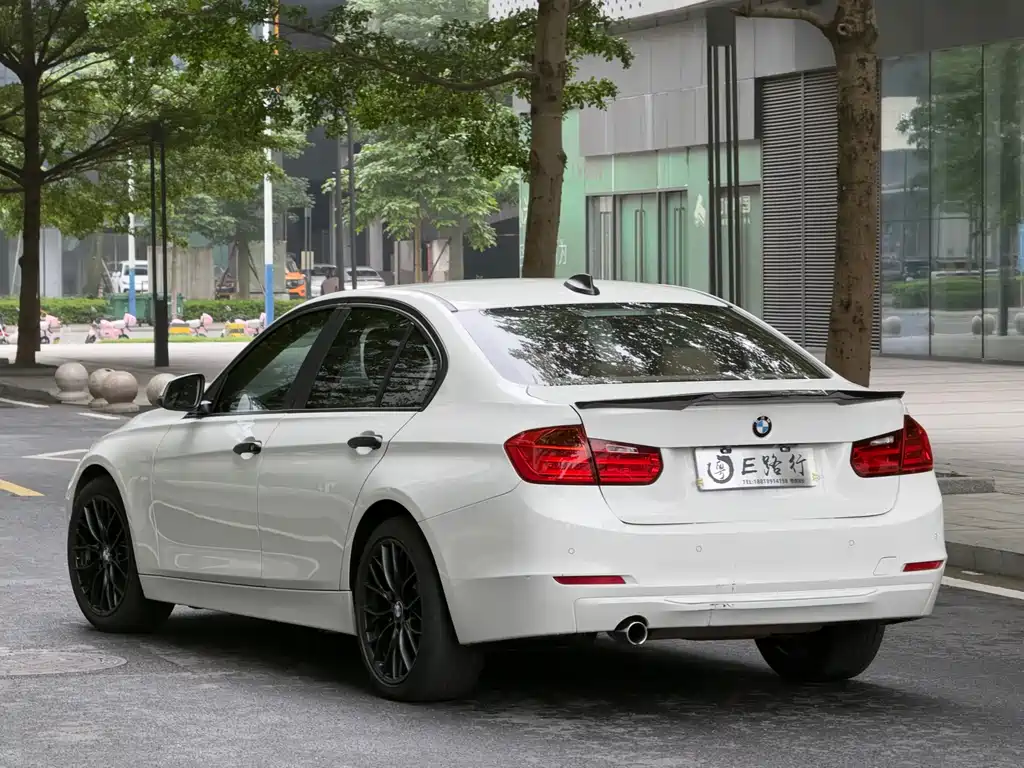 BMW 3 Series 2015 — фото 23